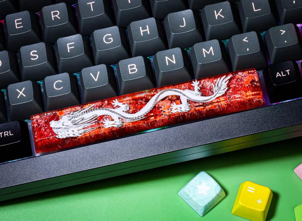 White Dragon Artisan Spacebar Keycap - Kurodrip
