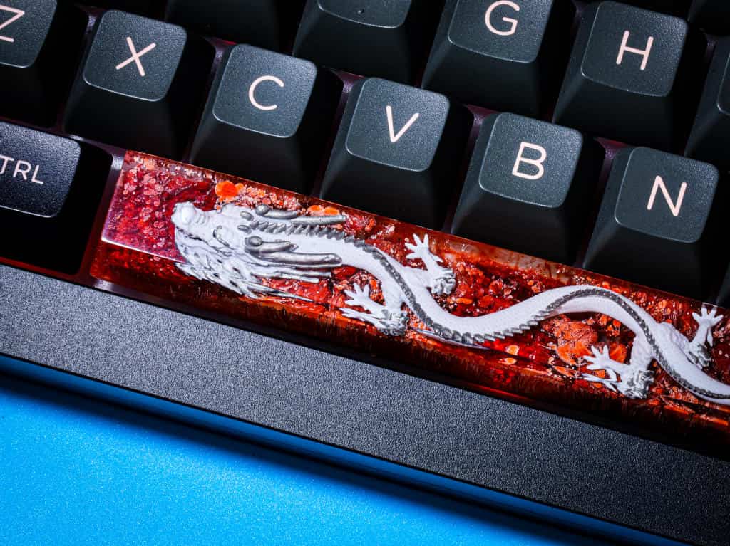 White Dragon Artisan Spacebar Keycap - Kurodrip