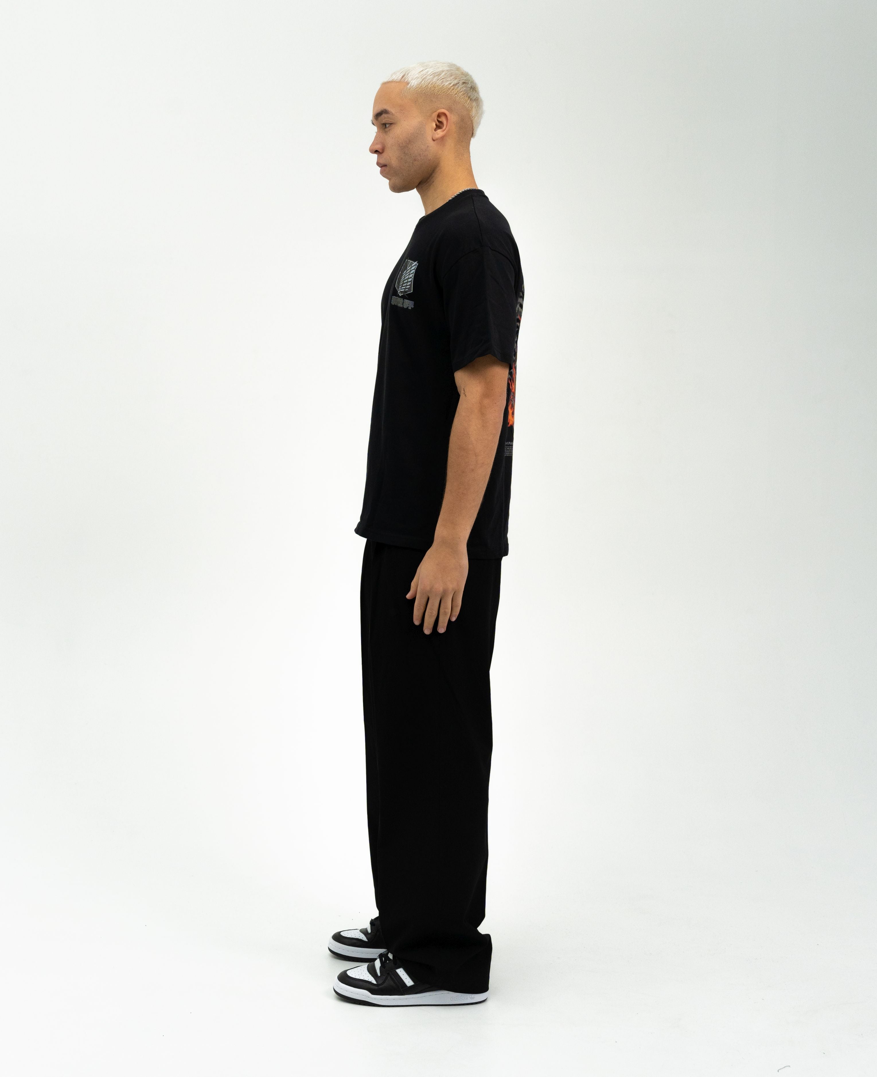 "Levi X Throne - AOT" Oversize T-Shirt