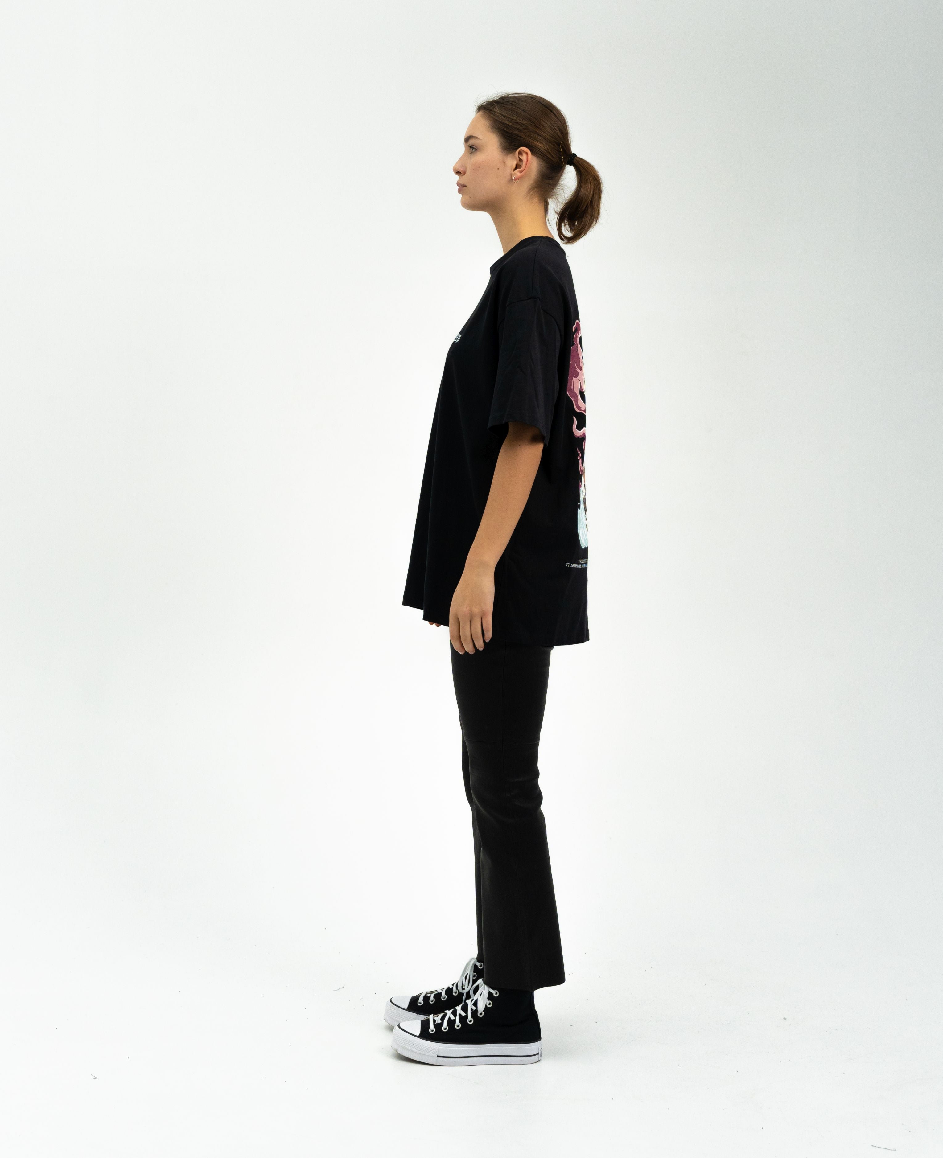 "Annie X Female Titan - AOT" Oversize T-Shirt