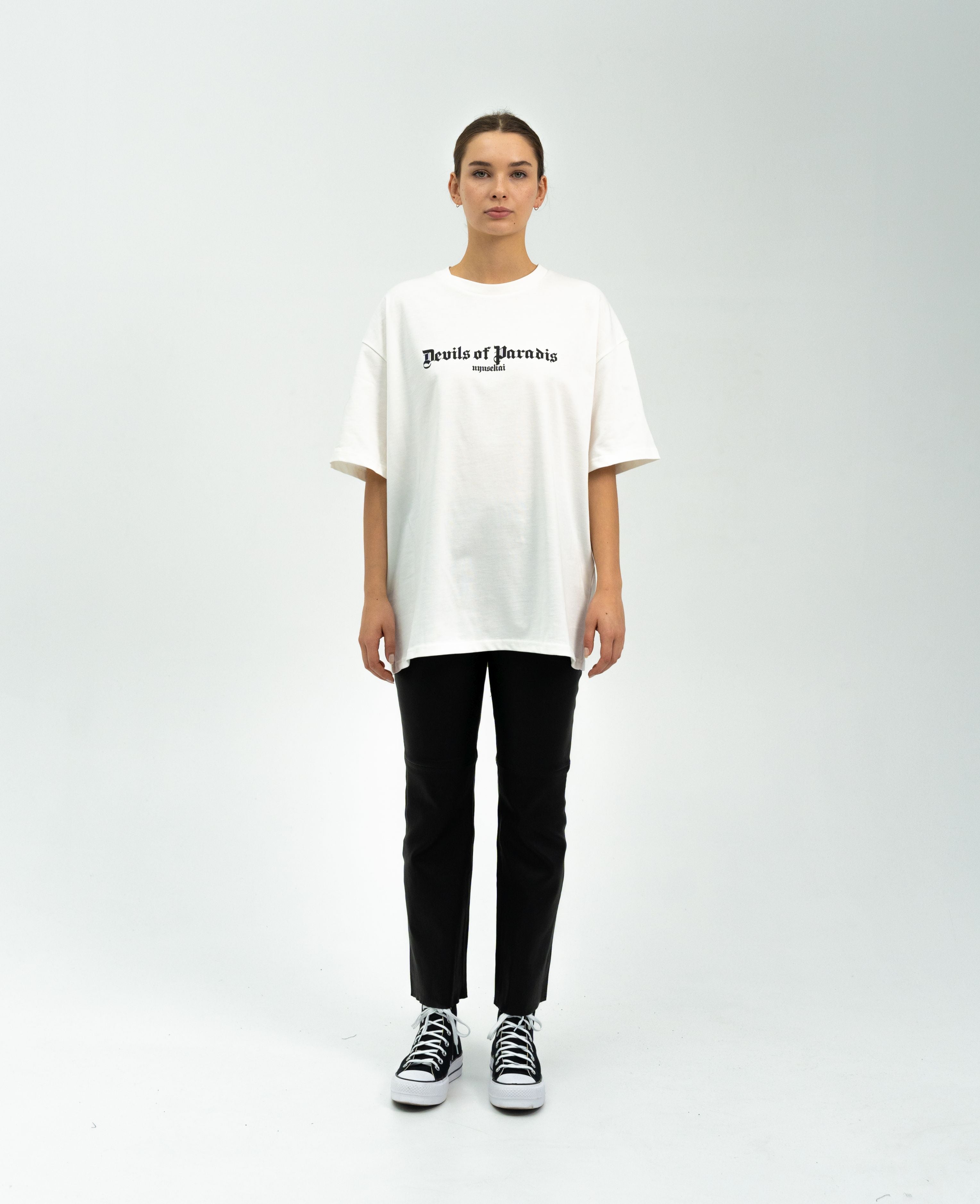 "Devils Of Paradis - AOT" Oversize T-Shirt